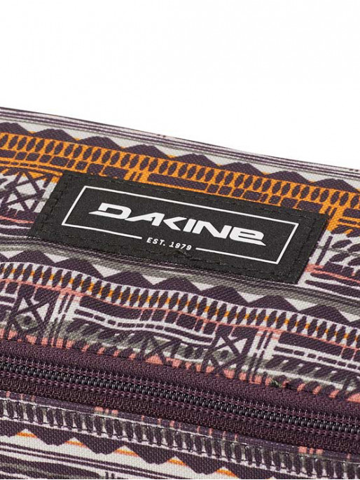 DAKINE SCHOOL CASE