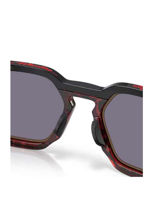 OAKLEY