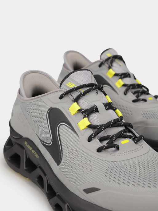 SKECHERS