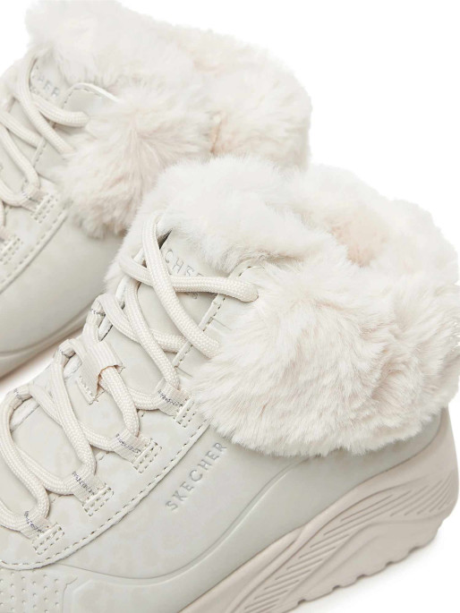 SKECHERS