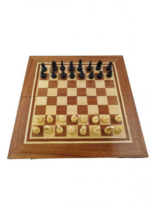 ORESHAK Set of wooden chess pieces
