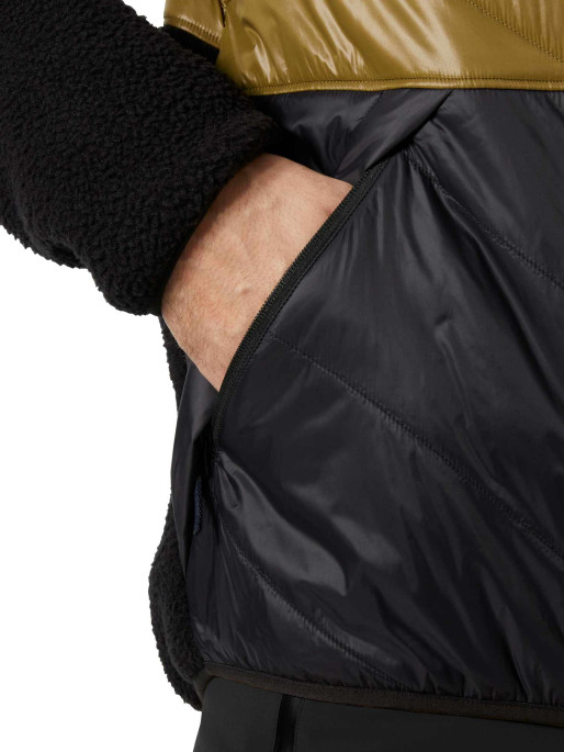 HELLY HANSEN