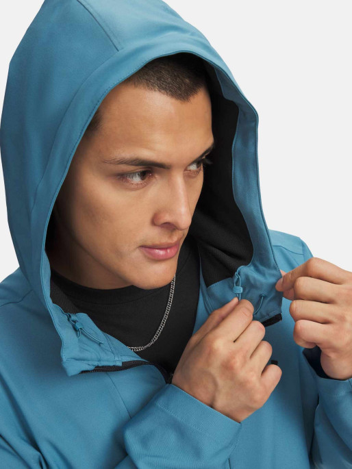 UNDER ARMOUR