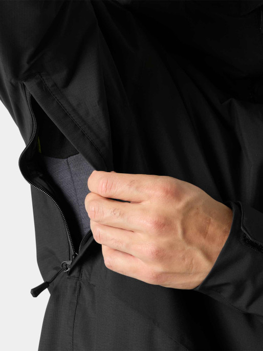 HELLY HANSEN
