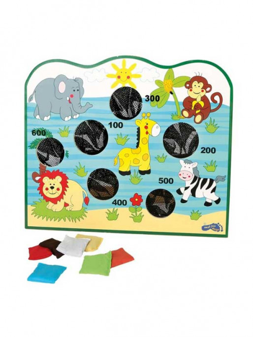 SMALL FOOT Throwing game in target Africa