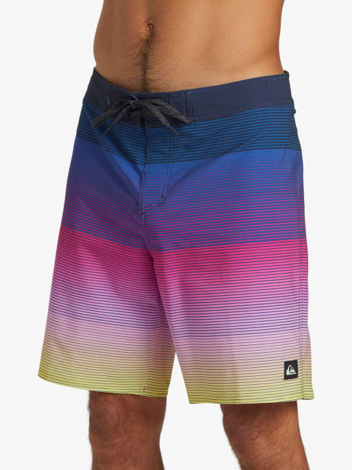 QUIKSILVER SURFSILK MASSIVE 18 Board Shorts