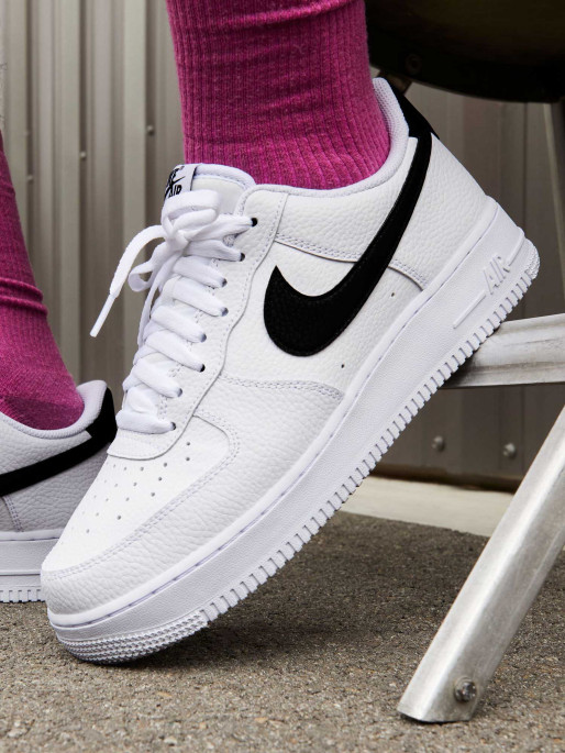 NIKE AIR FORCE 1 07 Shoes
