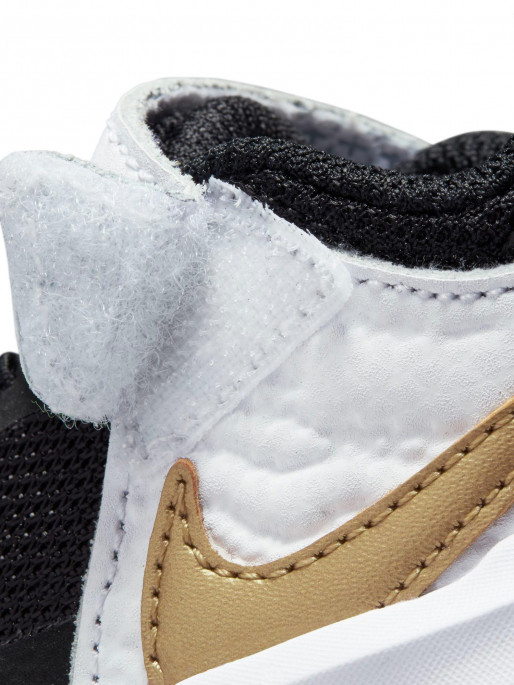 NIKE Обувки TEAM HUSTLE D 10 TD