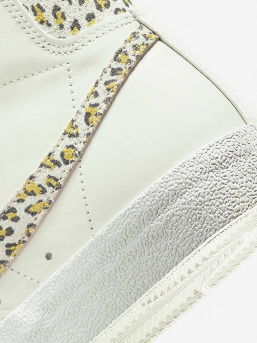 NIKE Incaltaminte W Blazer Mid 77 Se