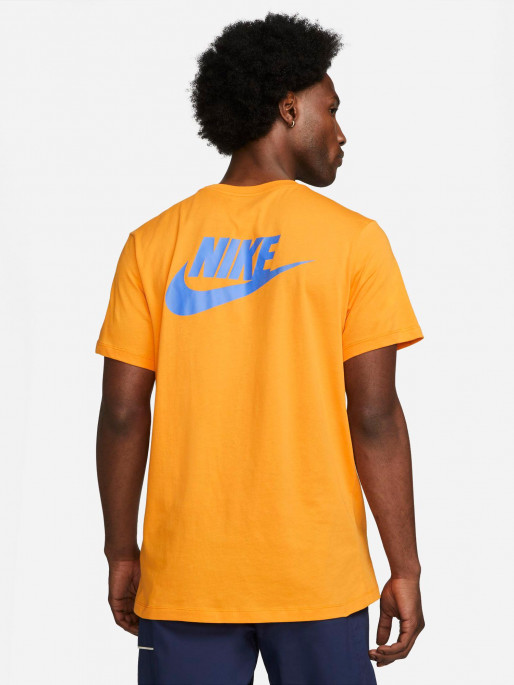 NIKE M ESS+ STMT 4 Tee