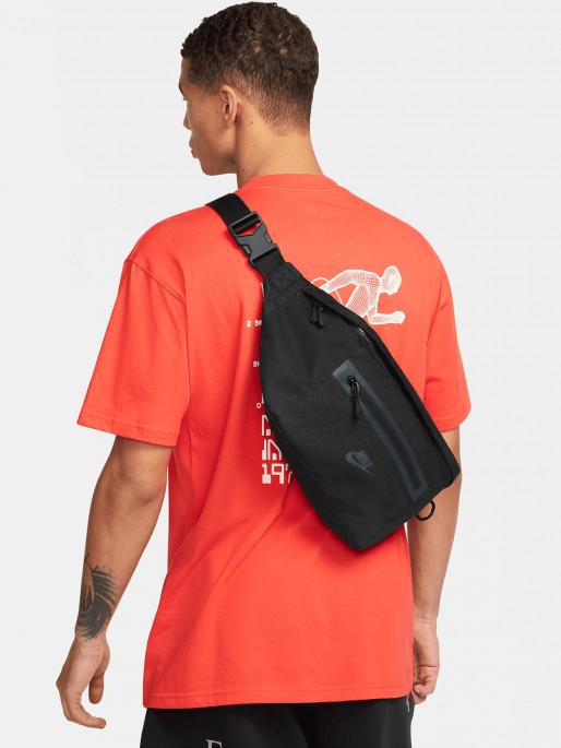 NIKE ELMNTL PRM Hip Pack