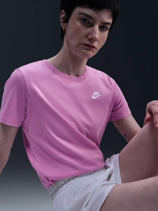 NIKE Κοντομάνικη Μπλούζα Sportswear Club Essentials