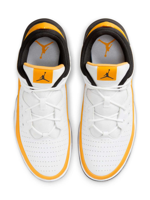 jordan max aura trainer