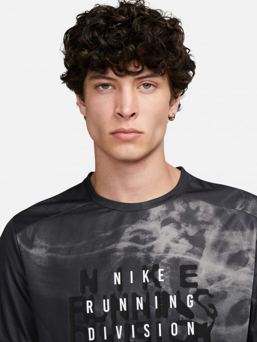 NIKE T-Shirts M NK DF RUN DVN RISE 365 SS