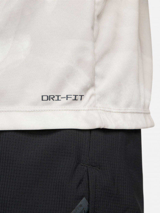 NIKE T-Shirts M NK DF RUN DVN RISE 365 SS