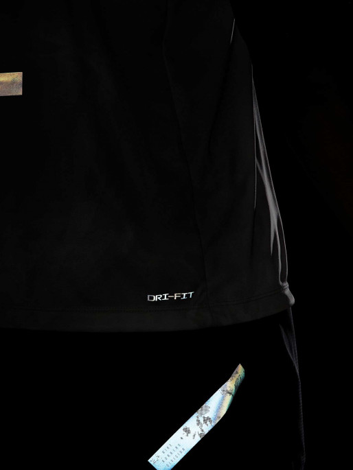 NIKE T-Shirts M NK DF RUN DVN RISE 365 SS