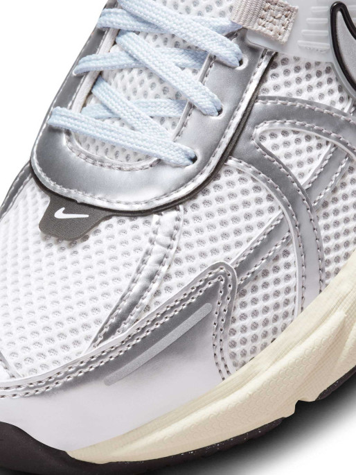 NIKE Обувки W V2K RUN