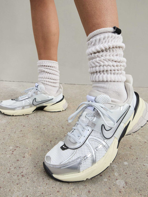 NIKE Обувки W V2K RUN