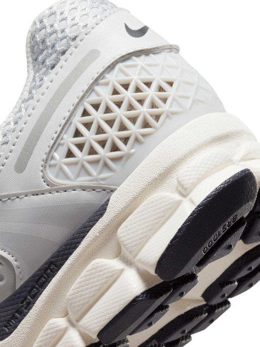 NIKE Incaltaminte W Zoom Vomero 5