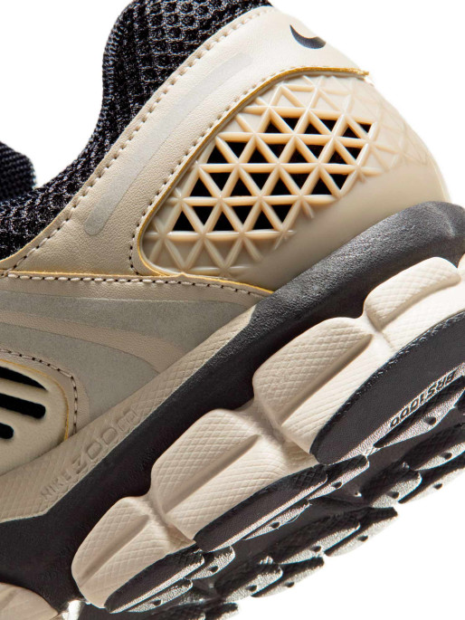 NIKE Обувки ZOOM VOMERO 5