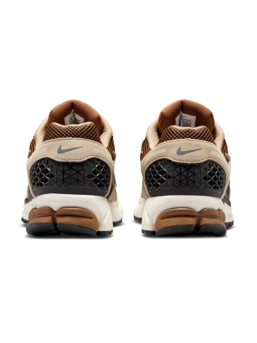 NIKE Обувки ZOOM VOMERO 5