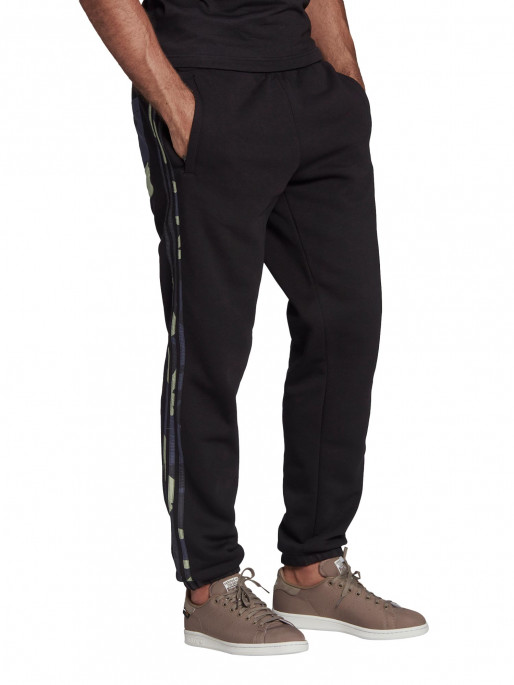 ADIDAS ORIGINALS Pantaloni sport Graphics Camo