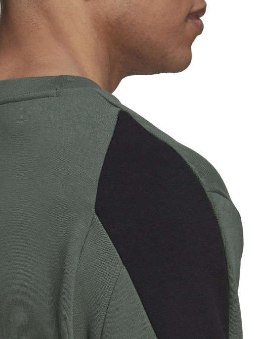 ADIDAS SPORTSWEAR Future Icons Embroidered Badge of Sport Sweatshirt