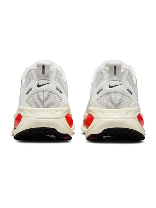 NIKE Παπούτσια VOMERO 18