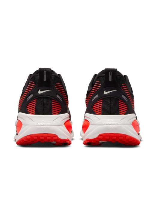 NIKE Παπούτσια VOMERO 18
