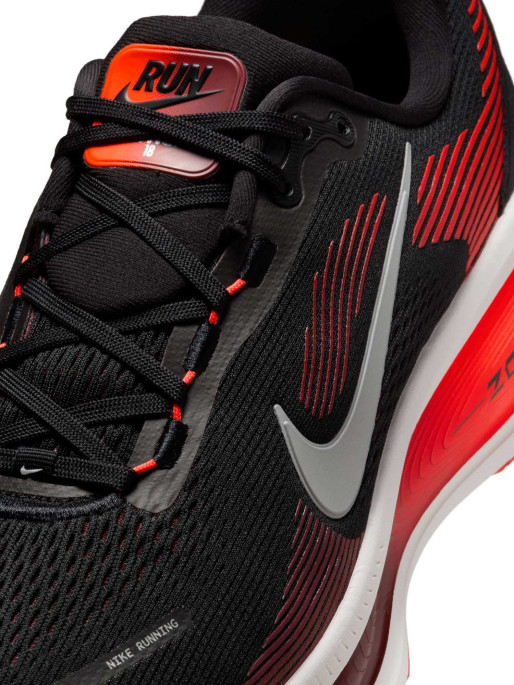 NIKE Παπούτσια VOMERO 18