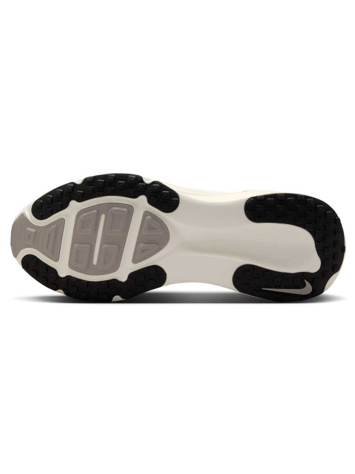 NIKE Обувки VOMERO 18