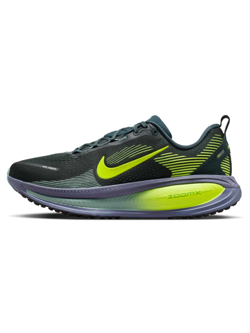 NIKE Обувки VOMERO 18