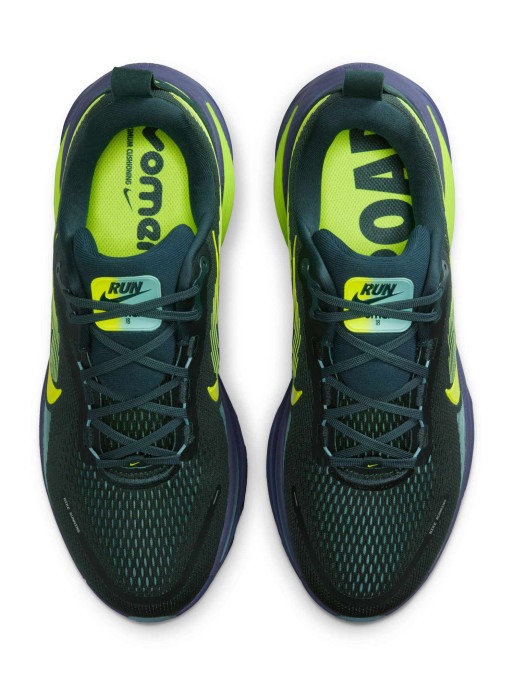 NIKE Обувки VOMERO 18