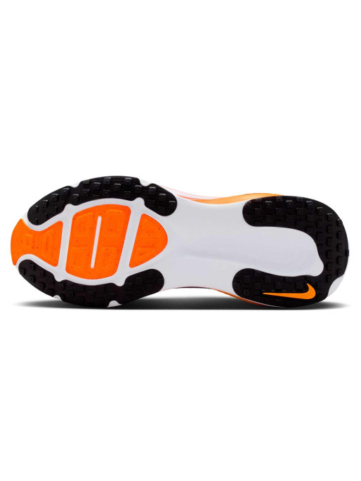 NIKE Обувки VOMERO 18