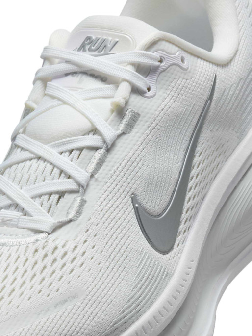 NIKE Παπούτσια Vomero 18