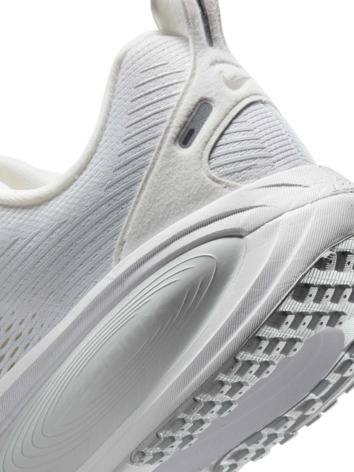 NIKE Παπούτσια Vomero 18