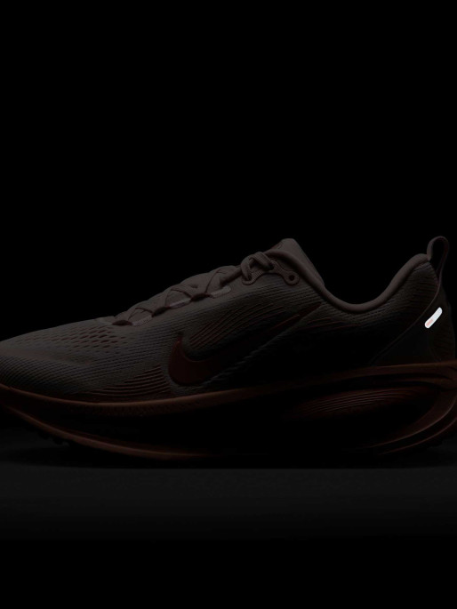 NIKE Παπούτσια Vomero 18