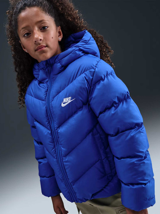 NIKE