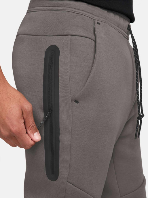 NIKE Pants M NK TCH FLC JGGR