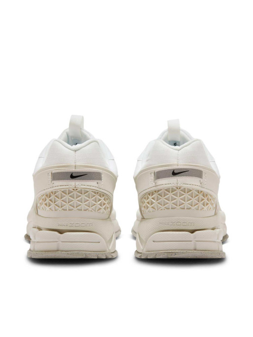 NIKE Обувки ZOOM VOMERO ROAM