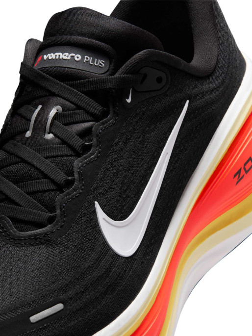 NIKE Обувки VOMERO PLUS