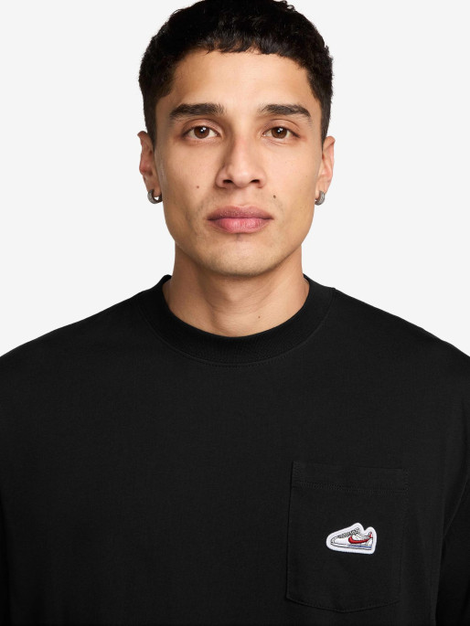 NIKE U NSW TEE M90 SNKR PTCH PKT 2