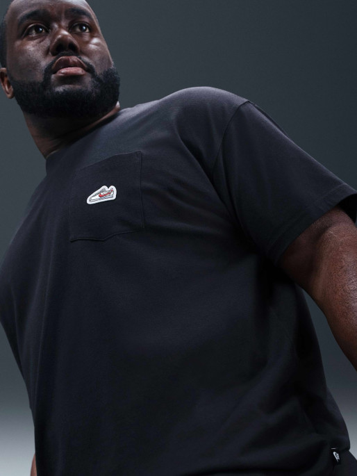 NIKE U NSW TEE M90 SNKR PTCH PKT 2