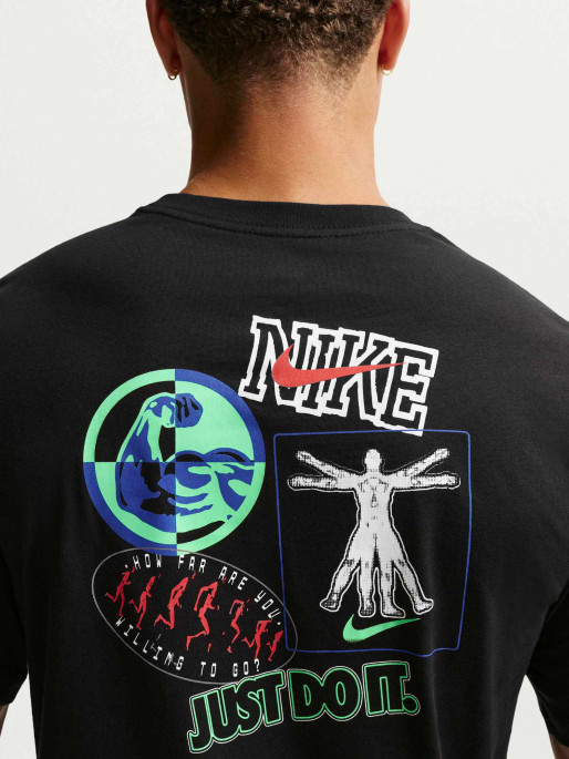 NIKE Тениска M NK TEE STD TRAIN STICKERS