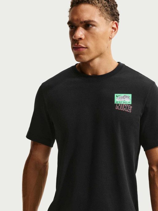 NIKE Тениска M NK TEE STD TRAIN STICKERS