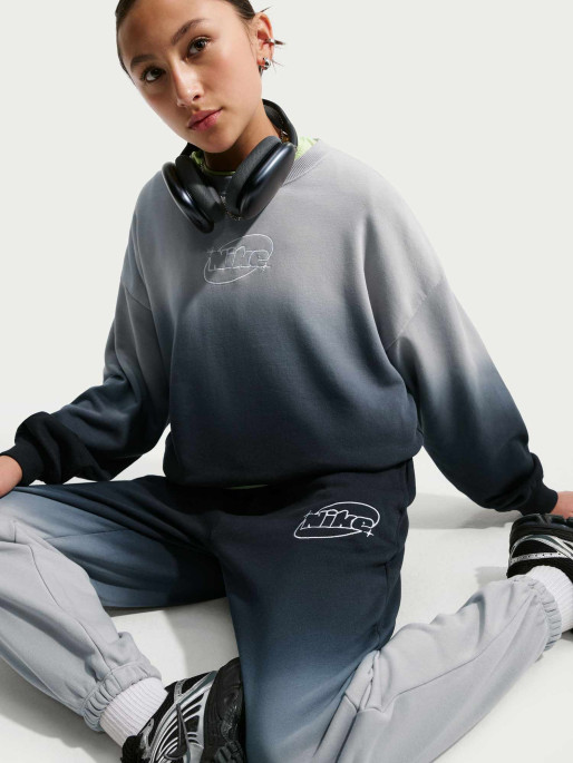 NIKE