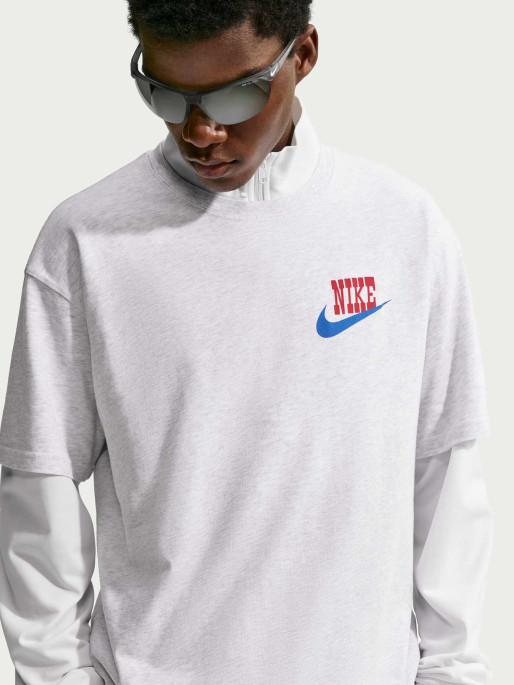 NIKE