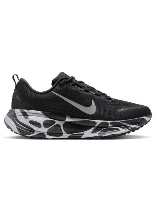 NIKE Обувки VOMERO 18