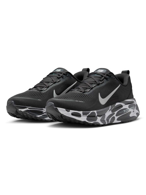NIKE Обувки VOMERO 18