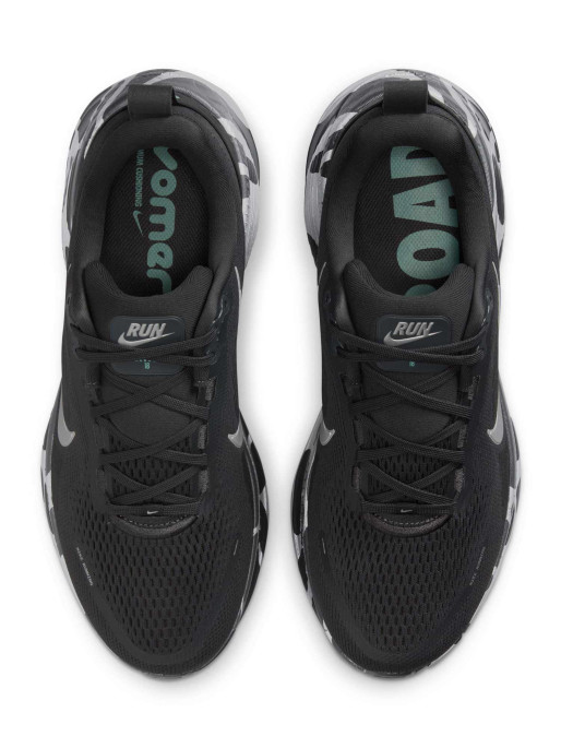 NIKE Обувки VOMERO 18